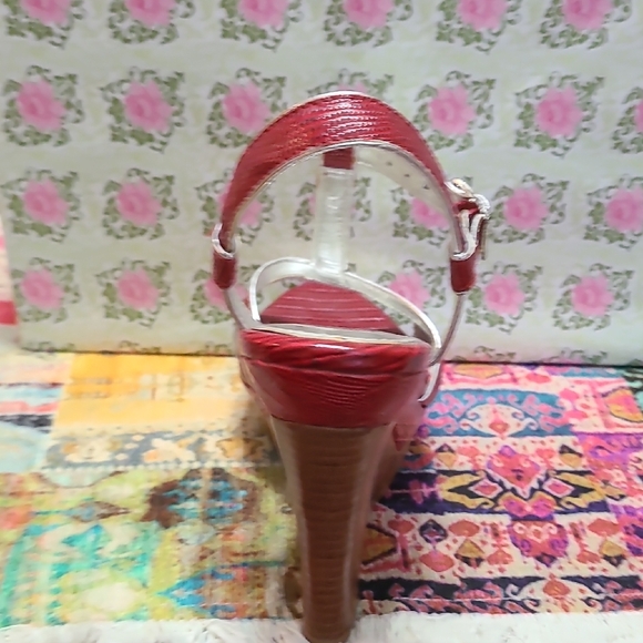 White House Black Market Red Wedge Sandals with T-Strap - Picture 5 of 8